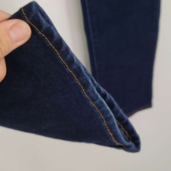 Levis Mid Rise Skinny Jeans - Picture 4 of 7